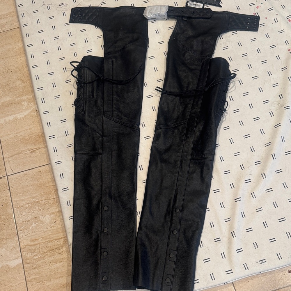 Brand new Z1R Sabot Black Leather Chaps